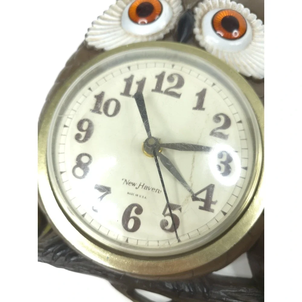 Vintage BURWOOD Wall‎ Clock Owl motif Plastic Estimated circa 1970s-80s